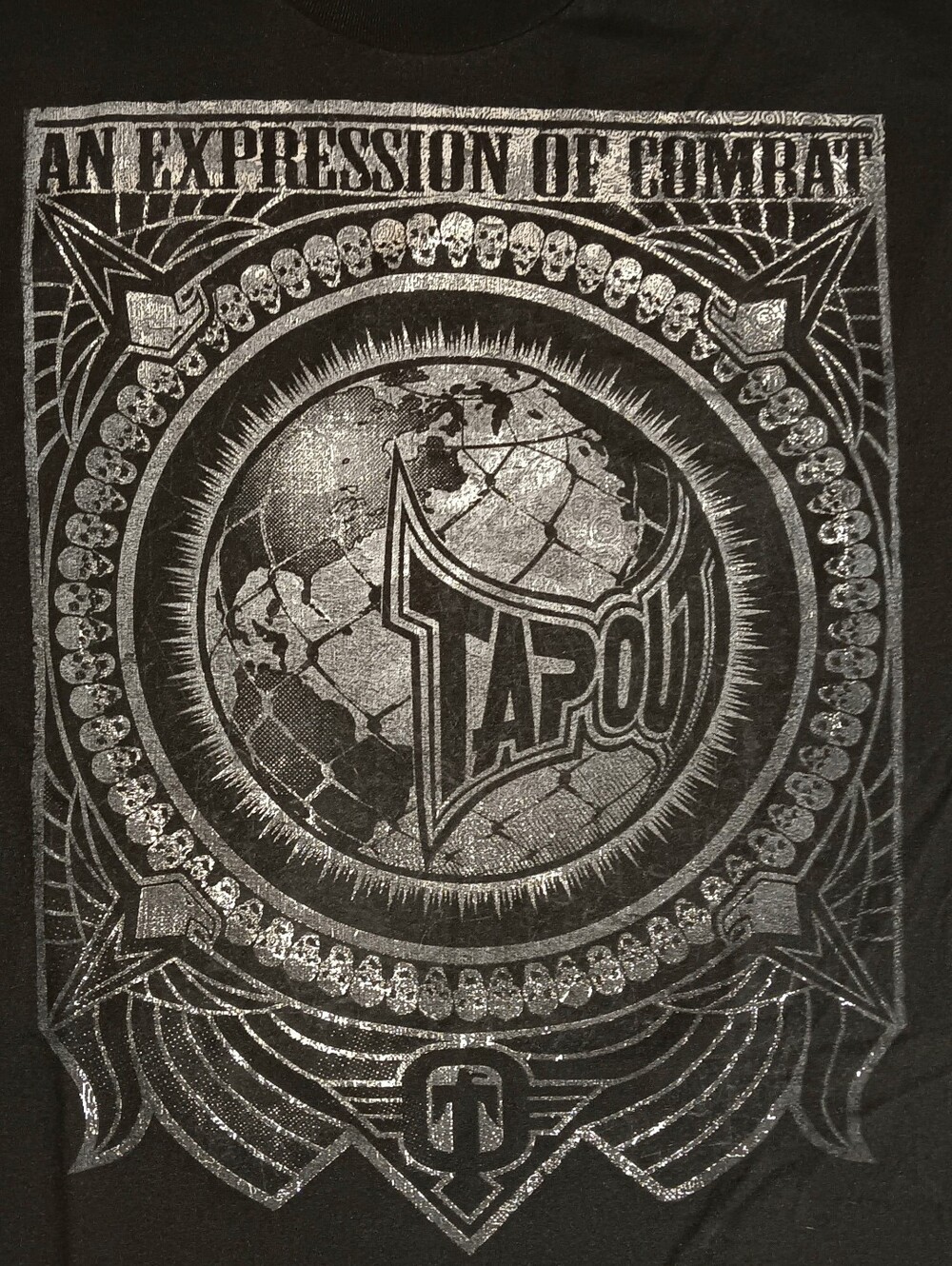 vintage TapOut Expression Of Combat T-Shirt Metallica Silver Black Raiders Skull